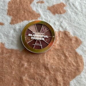 A non used blush/eye shadow